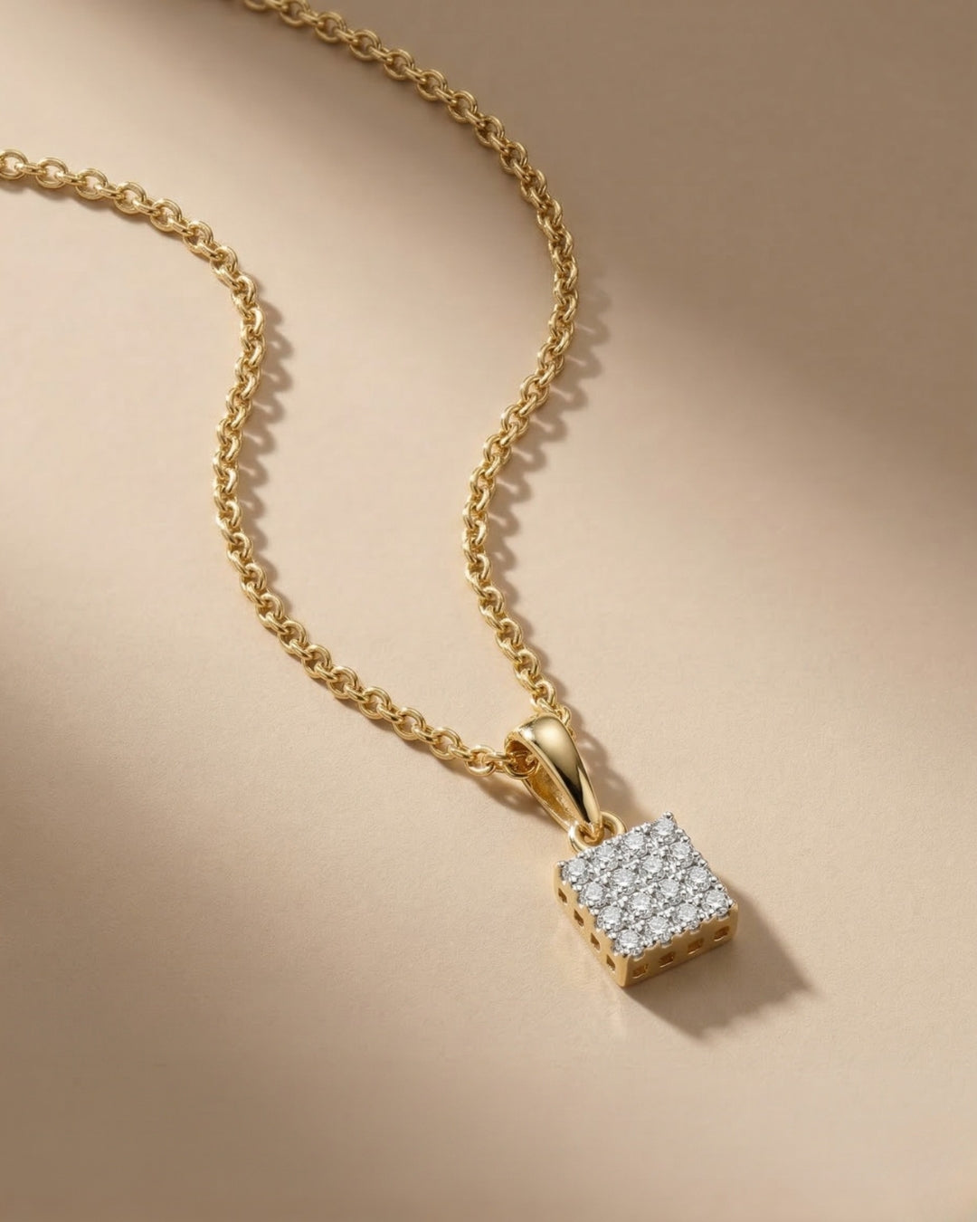 Modern Pavé Square